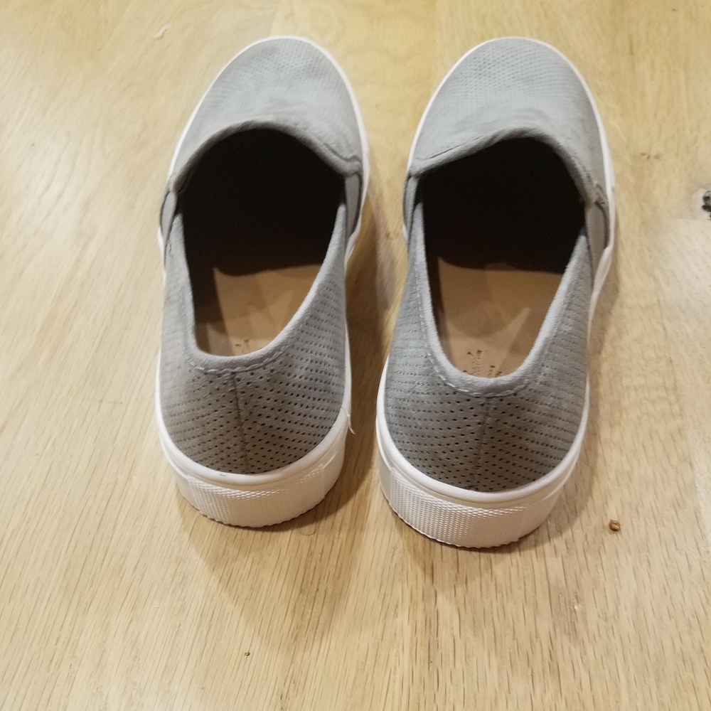 Universal Thread Loafers - Picture 2 of 5
